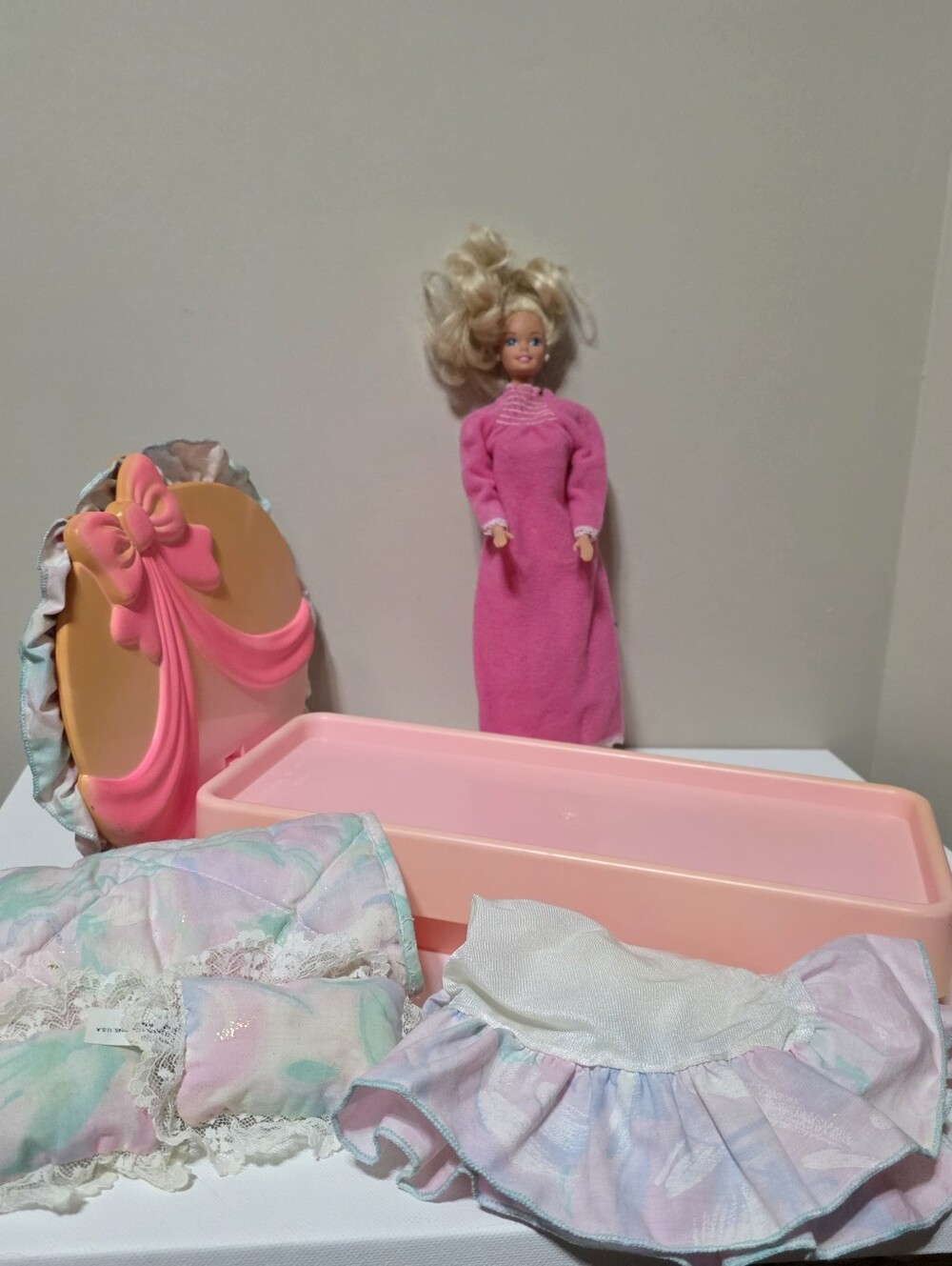 Barbie With Bed 80s-90s With Pillows Comforters Shams & Extras